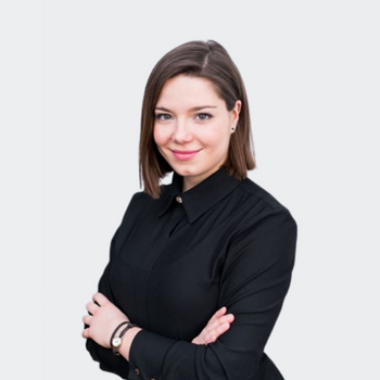 Julia Nowicka lektorka